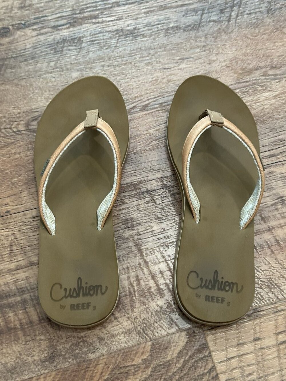 Womens Reef Cushion Flip Flop Sandal, size 9